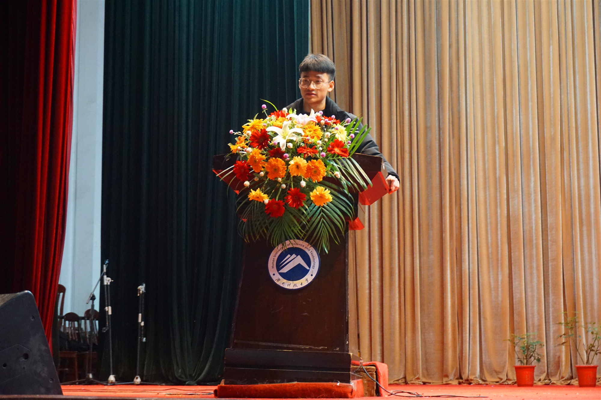 80c75d5fef98440bb6ddacac6231f948.jpg 80c75d5fef98440bb6ddacac6231f948.jpg