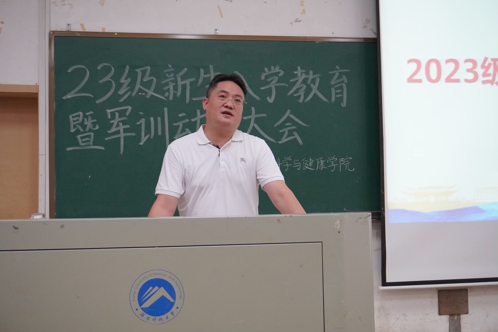 75d2c0690a194e0b8a993aaf5dad1c3f.jpg 75d2c0690a194e0b8a993aaf5dad1c3f.jpg